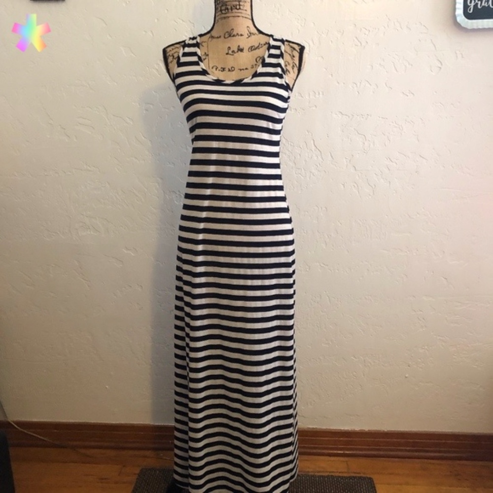Blue & white sleeveless maxi dress, size small